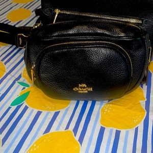 Coach Fanny pack❤️